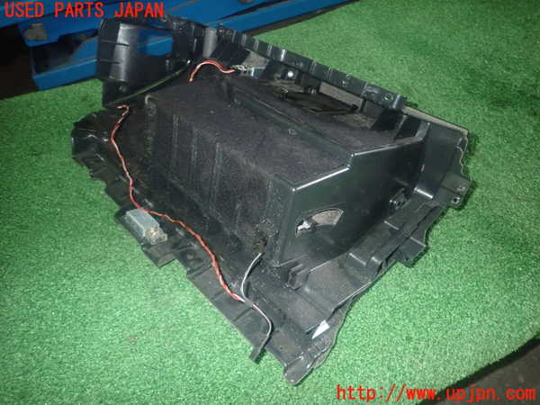 1UPJ-9236907516]ポルシェ・ボクスター(987MA120)グローブボックス1 中古_4