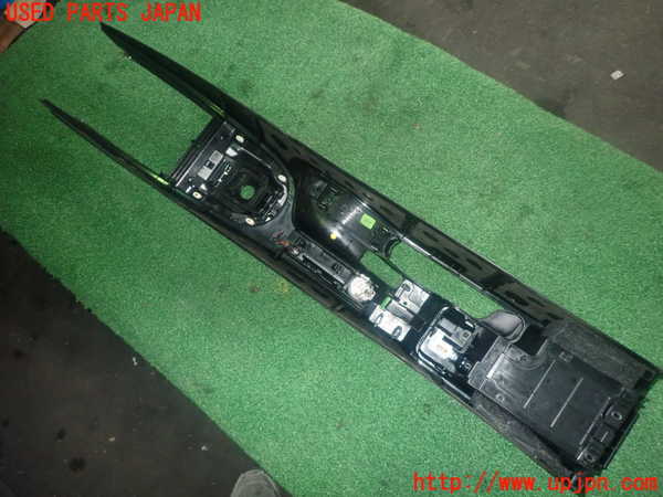 1UPJ-9236907540]ポルシェ・ボクスター(987MA120)センターコンソール 中古_5