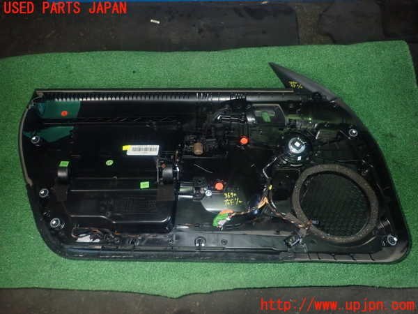 1UPJ-9236901234]ポルシェ・ボクスター(987MA120)右ドア内張り 中古_2