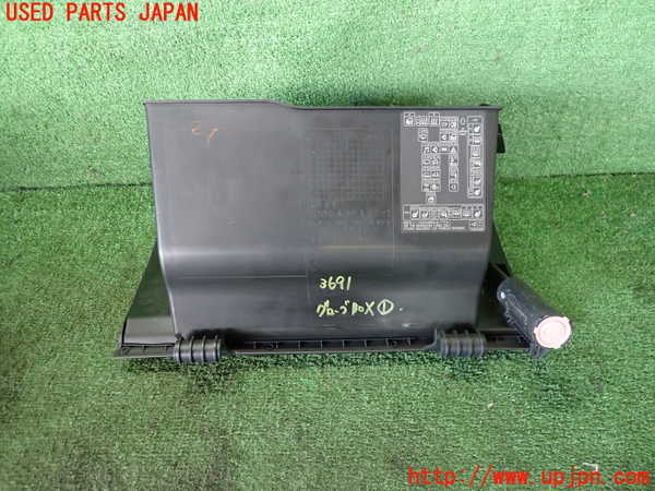 2UPJ-9236917516]ランエボ10(CZ4A)グローブボックス1 中古_3