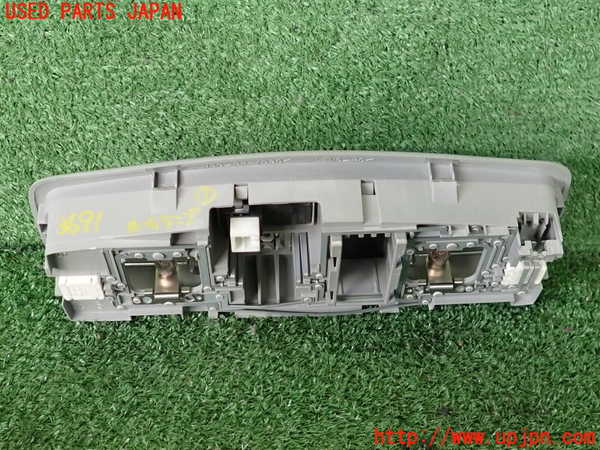2UPJ-9236916411]ランエボ10(CZ4A)ルームランプ1 (1列目真中) 中古_2