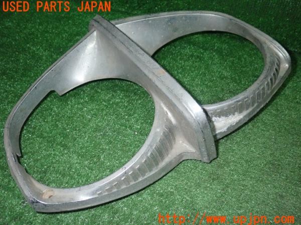 3UPJ=9236920012]グロリア スーパー6 タテグロ(PA30)前期 純正 ヘッドライトリム③ ヘッドライトガーニッシュ 希少 旧車 中古_2