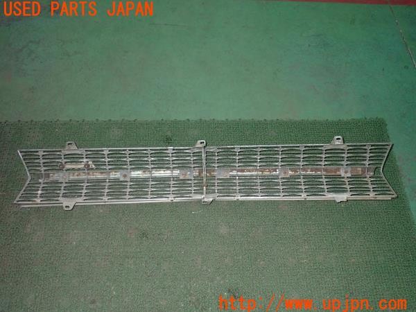 3UPJ=9236920014]グロリア スーパー6 タテグロ(PA30)前期 純正 フロントグリル② ラジエーターグリル 希少 ヴィンテージ 中古_5