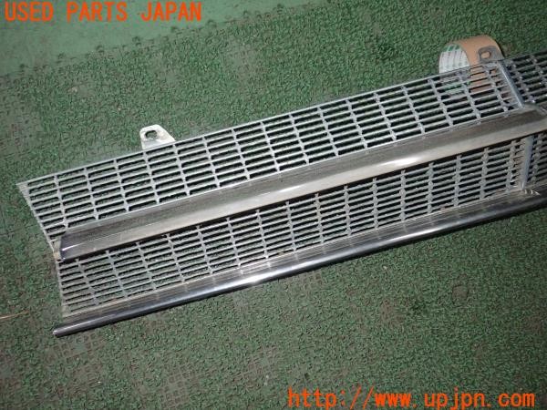 3UPJ=9236920047]グロリア スーパー6 タテグロ(PA30)前期 純正 フロントグリル ラジエーターグリル 希少 旧車 中古_3