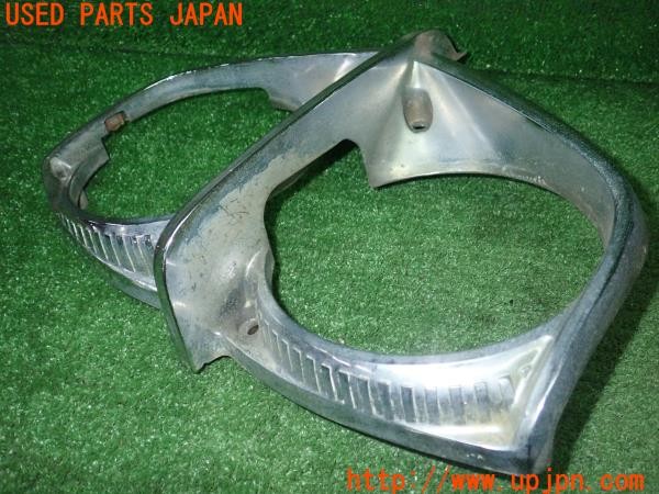 3UPJ=9236920591]グロリア スーパー6 タテグロ(PA30)前期 純正 ヘッドライトリム② ヘッドライトガーニッシュ 希少 旧車 中古_3