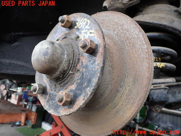 2UPJ-9236924290]グロリア タテグロ(PA30)右フロントナックルハブ 中古_4