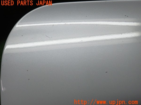 3UPJ=9236930014]アウトランダー PHEV P(GN0W)純正 充電ポートカバー 充電口カバー 右リア側 中古_2