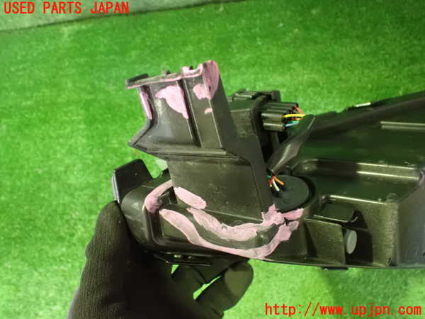 2UPJ-9236931152]アウトランダーPHEV(GN0W)左コーナーランプ (ジャンク品) 中古_3