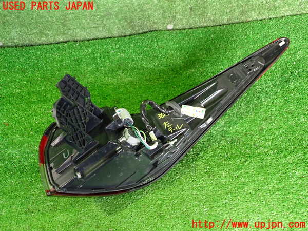 2UPJ-9236931536]アウトランダーPHEV(GN0W)左テールランプ 中古_2
