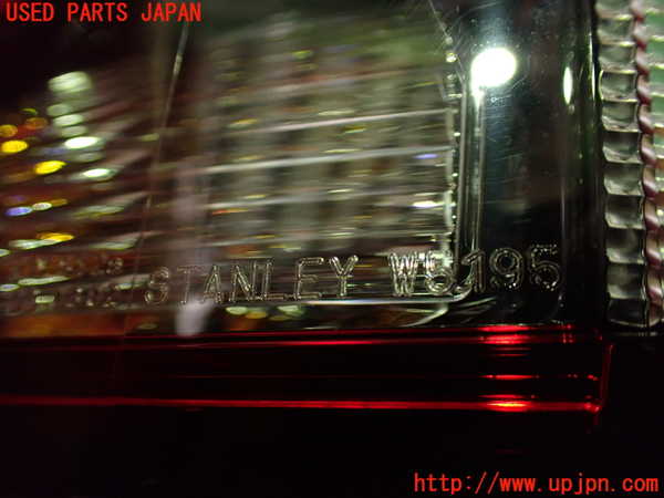 2UPJ-9236931536]アウトランダーPHEV(GN0W)左テールランプ 中古_3