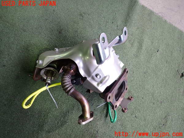 2UPJ-9236932041]アウトランダーPHEV(GN0W)エキマニ1 (触媒 マニバーター) 中古_3