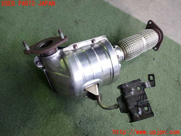 2UPJ-9236932661]アウトランダーPHEV(GN0W)触媒1 中古_2