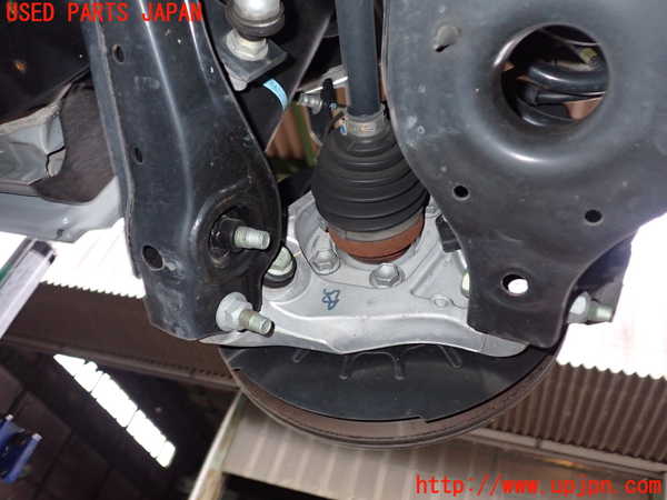 2UPJ-9236934300]アウトランダーPHEV(GN0W)右リアナックルハブ 中古_2