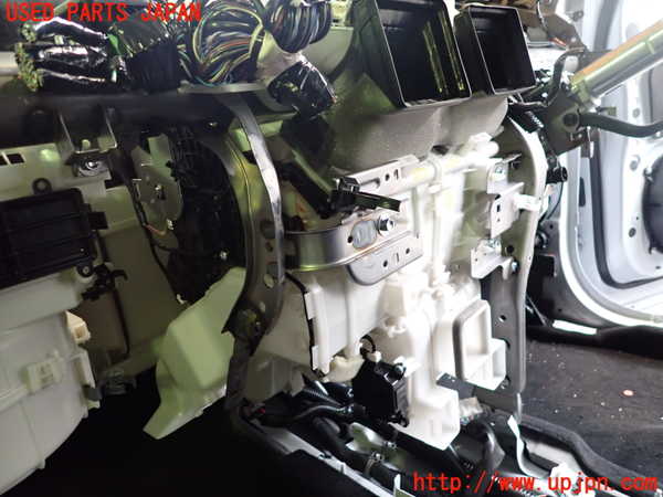 2UPJ-9236936081]アウトランダーPHEV(GN0W)エバポレーター1 中古_3