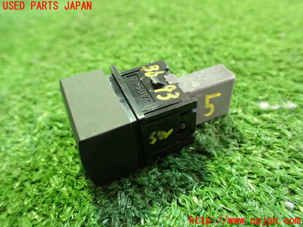 2UPJ-9236936310]アウトランダーPHEV(GN0W)スイッチ5 (トランク) 中古_2