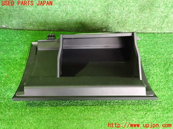 2UPJ-9236937516]アウトランダーPHEV(GN0W)グローブボックス1 中古_4