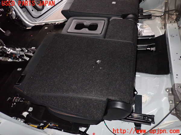 2UPJ-9236937175]アウトランダーPHEV(GN0W)左2列目シート 中古_4