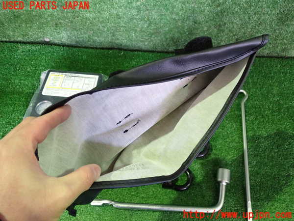 2UPJ-9236937805]アウトランダーPHEV(GN0W)車載工具 中古_2