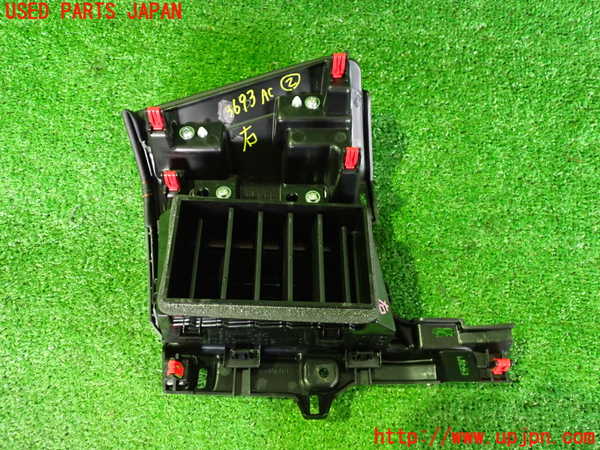 2UPJ-9236937527]アウトランダーPHEV(GN0W)エアコン吹き出し口2 (右) 中古_2