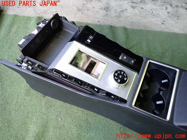 2UPJ-9236937540]アウトランダーPHEV(GN0W)センターコンソール 中古_2