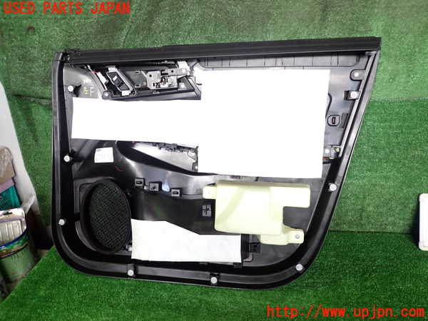 2UPJ-9236931264]アウトランダーPHEV(GN0W)左前ドア内張り 中古_4