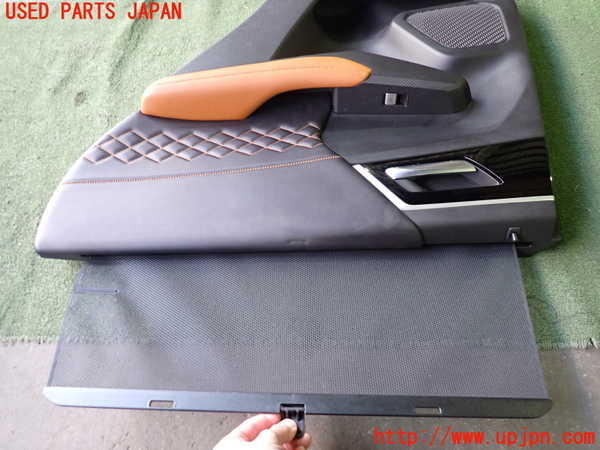 2UPJ-9236931294]アウトランダーPHEV(GN0W)右後ドア内張り 中古_2