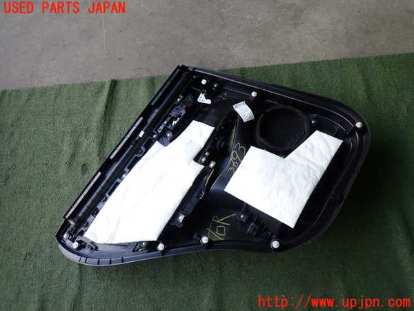 2UPJ-9236931294]アウトランダーPHEV(GN0W)右後ドア内張り 中古_4
