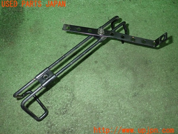 3UPJ=9236940631]ランエボ4 GSR(CN9A)社外 消火器スタンド 消火器ホルダー 車載用 中古_3