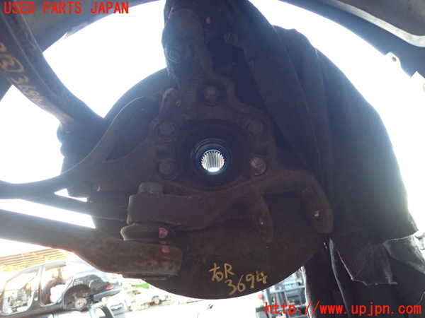 2UPJ-9236944300]ランエボ(CN9A)右リアナックルハブ 中古_2