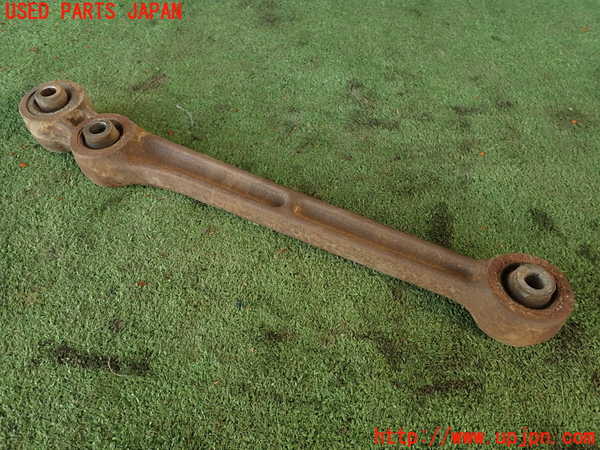 2UPJ-9236945200]ランエボ(CN9A)右リアロアアーム1 中古_2