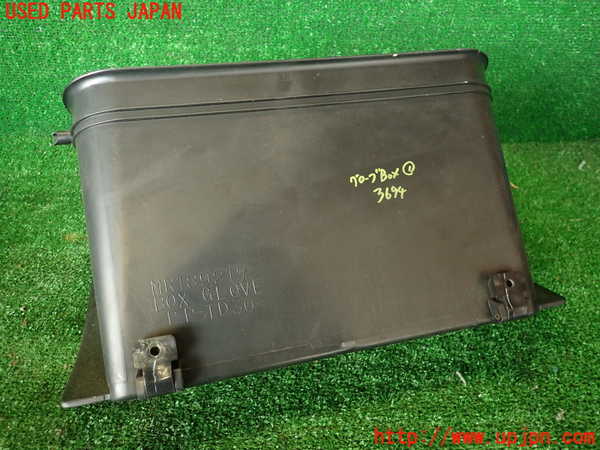 2UPJ-9236947516]ランエボ(CN9A)グローブボックス1 中古_5