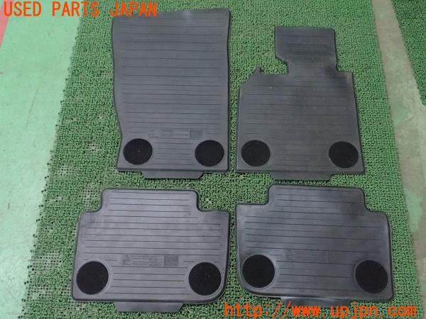 3UPJ=9236970629]BMW X3 xDrive 25i(PC25 E83)後期 純正 ラバー フロアマット 中古_5