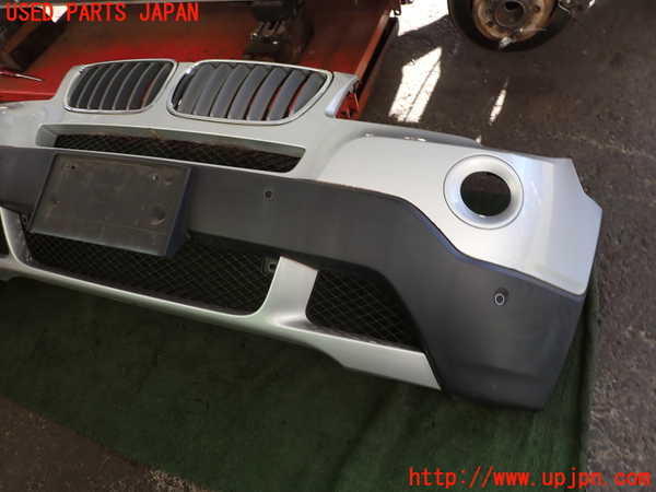 2UPJ-9236971010]BMW X3(PC25)フロントバンパー 中古 (E83)_3