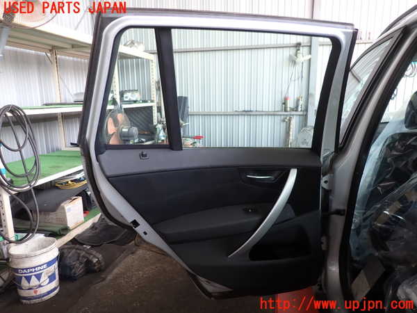 2UPJ-9236971320]BMW X3(PC25)左後ドア (43R-001057) 中古 (E83)_4