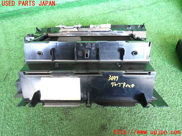 2UPJ-9236977516]BMW X3(PC25)グローブボックス1 中古 (E83)_3