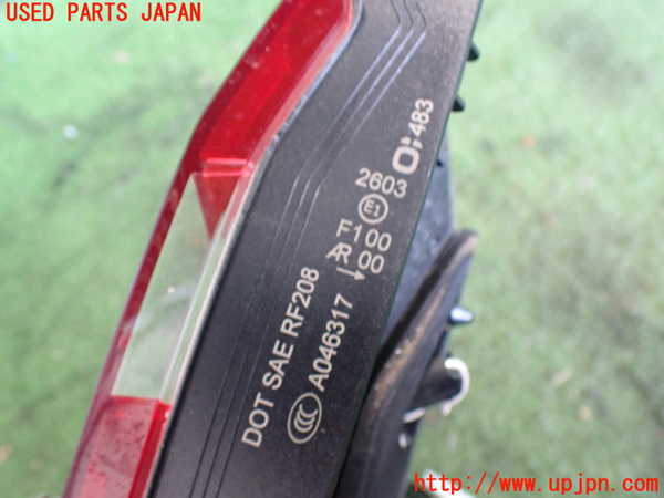 2UPJ-9236981550]ベンツ E350 W212(212056C)右リアフィニッシャー 中古_3