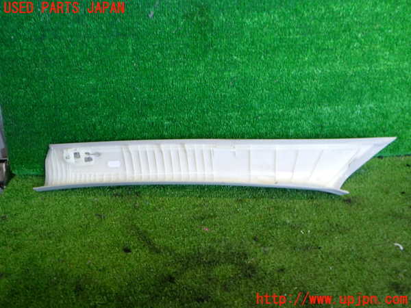 2UPJ-9236987655]ベンツ E350 W212(212056C)右フロントピラートリム 中古_4