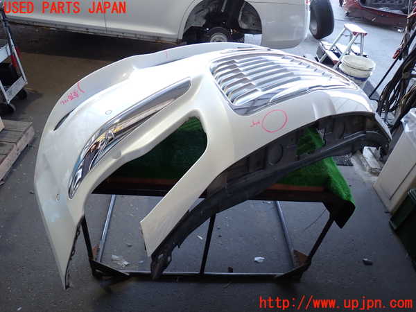 2UPJ-9236991010]クライスラー・300(LX36)フロントバンパー 中古_3