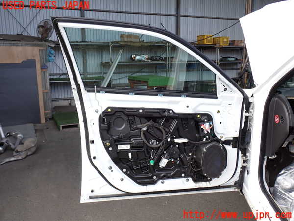 2UPJ-9236991260]クライスラー・300(LX36)左前ドア 中古(43R-00257 M700)_5