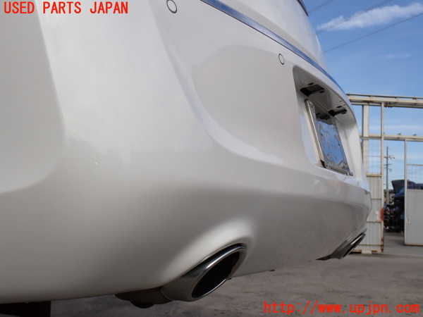 2UPJ-9236991610]クライスラー・300(LX36)リアバンパー 中古_5