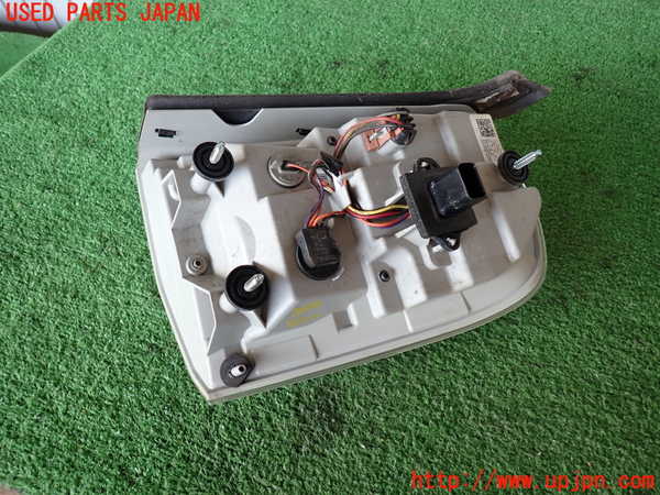 2UPJ-9236991536]クライスラー・300(LX36)左テールランプ 中古_3