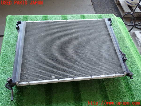 2UPJ-9236992321]クライスラー・300(LX36)ラジエーター1 中古_3