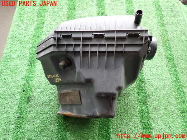 2UPJ-9236992560]クライスラー・300(LX36)エアクリーナーボックス 中古_3