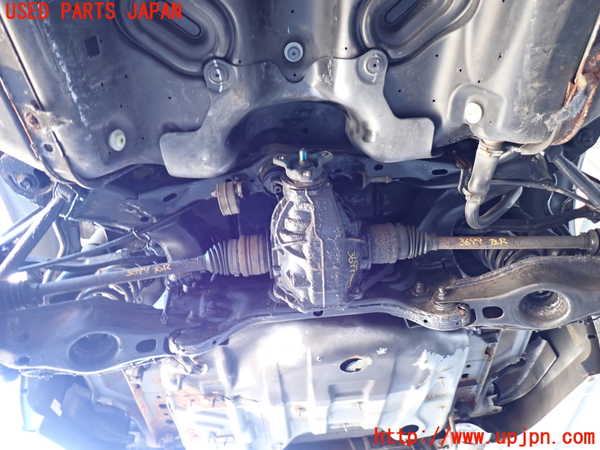 2UPJ-9236995295]クライスラー・300(LX36)リアメンバー 中古_2