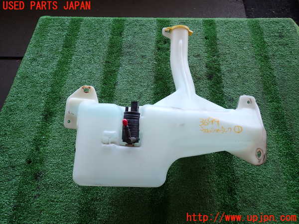 2UPJ-9236996791]クライスラー・300(LX36)ウォッシャータンク1 中古_2