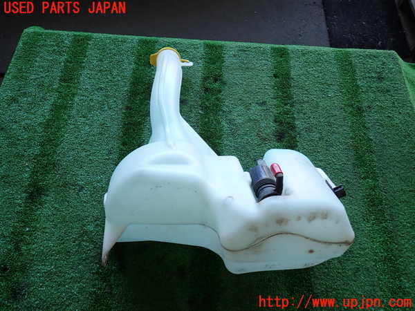 2UPJ-9236996791]クライスラー・300(LX36)ウォッシャータンク1 中古_3