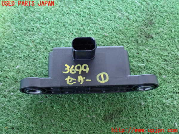 2UPJ-9236996381]クライスラー・300(LX36)センサー1 中古_2