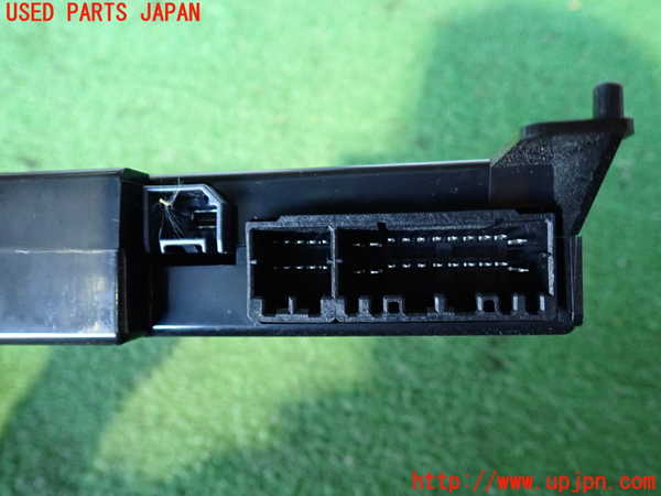 2UPJ-9236996147]クライスラー・300(LX36)コンピューター2 中古_2