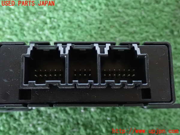 2UPJ-9236996148]クライスラー・300(LX36)コンピューター3 中古_2