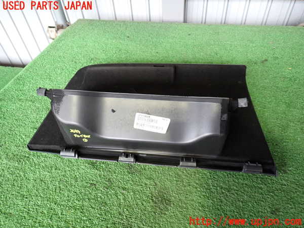2UPJ-9236997516]クライスラー・300(LX36)グローブボックス1 中古_3